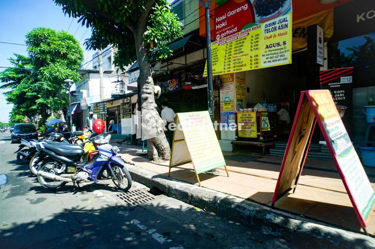Hoki Homestay Redpartner Surabaya Exterior foto