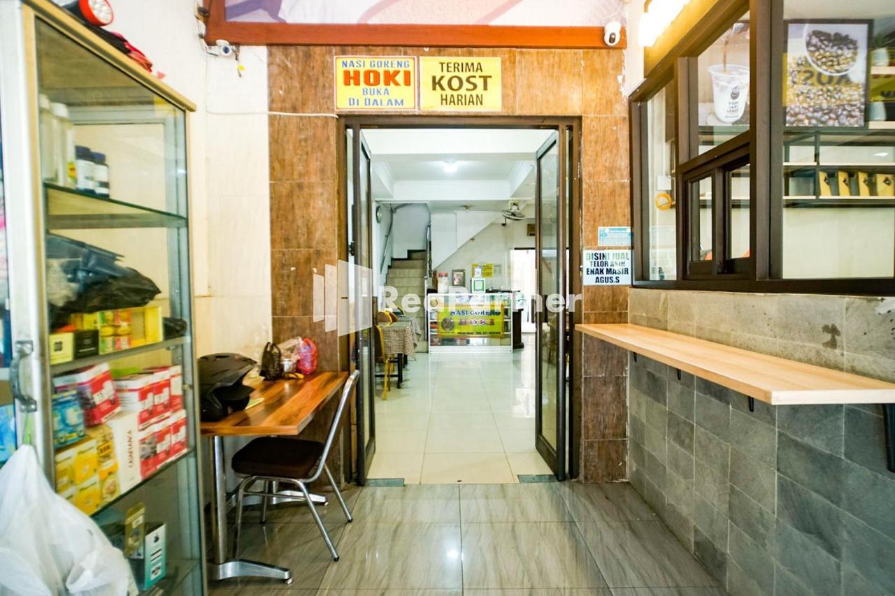 Hoki Homestay Redpartner Surabaya Exterior foto